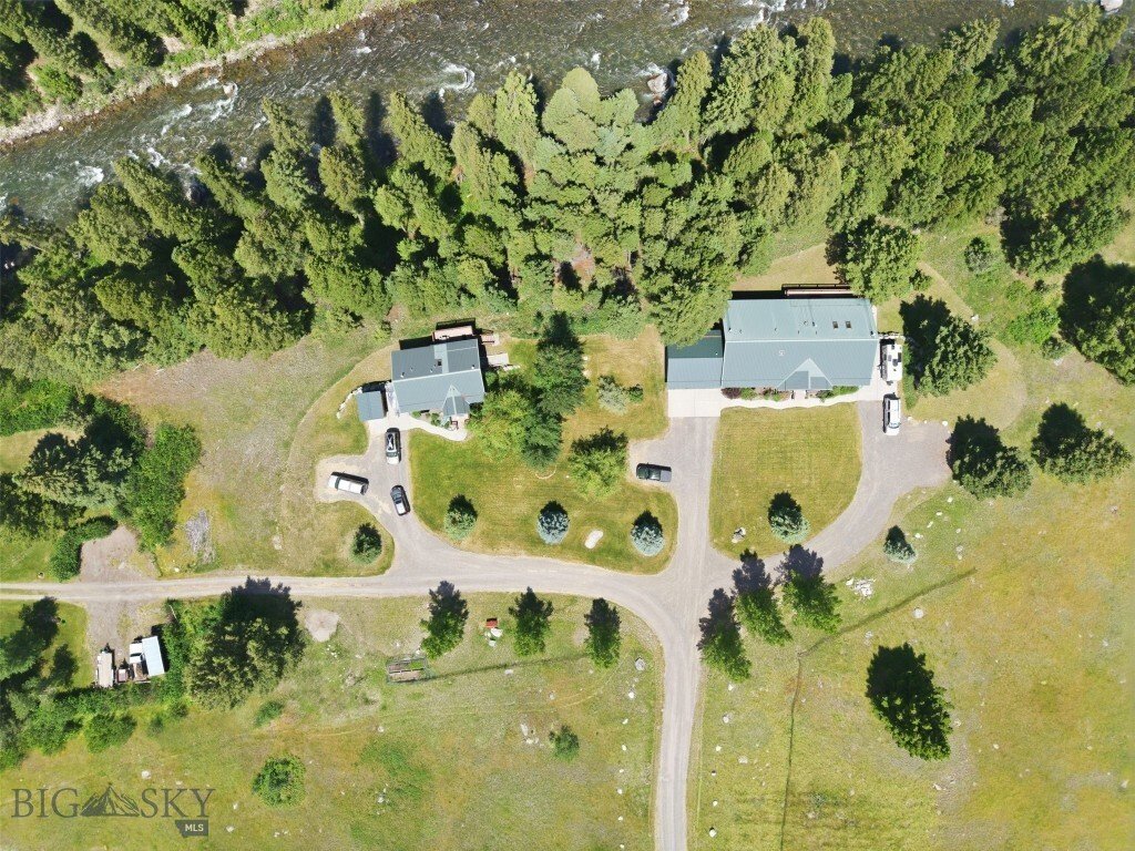 Gallatin Gateway, Montana, United States 5 - 18349881