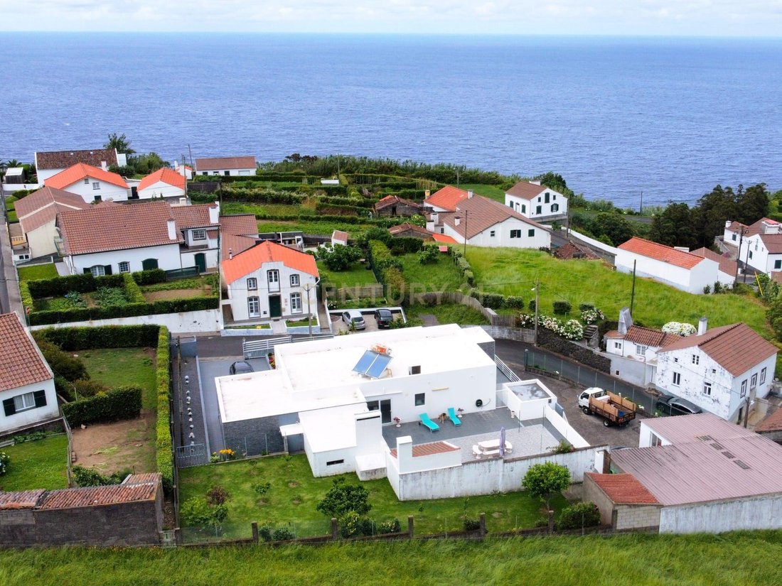 Villa in Santo Antonio de Nordestinho, Azores, Portugal 1 - 18344454