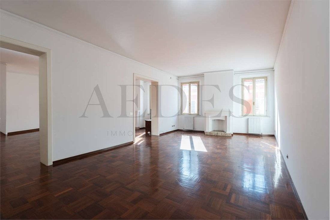 Apartment in Historic Center, Modena, Emilia-Romagna 4 - 18348089