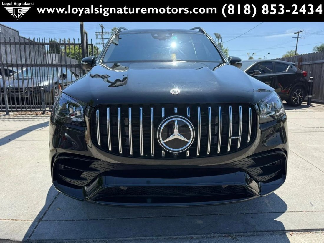 Suv in Van Nuys, CA, United States 2 - 18344726