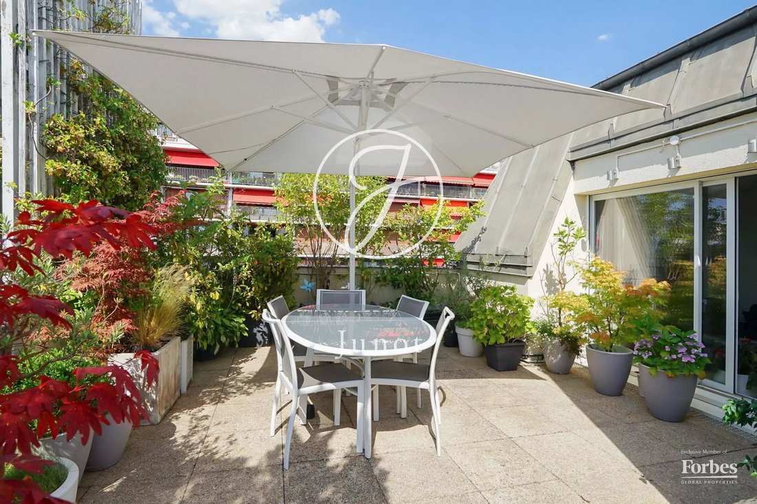Apartment in Buttes Chaumont, Paris 19e Arrondissement, Paris 5 - 18344253
