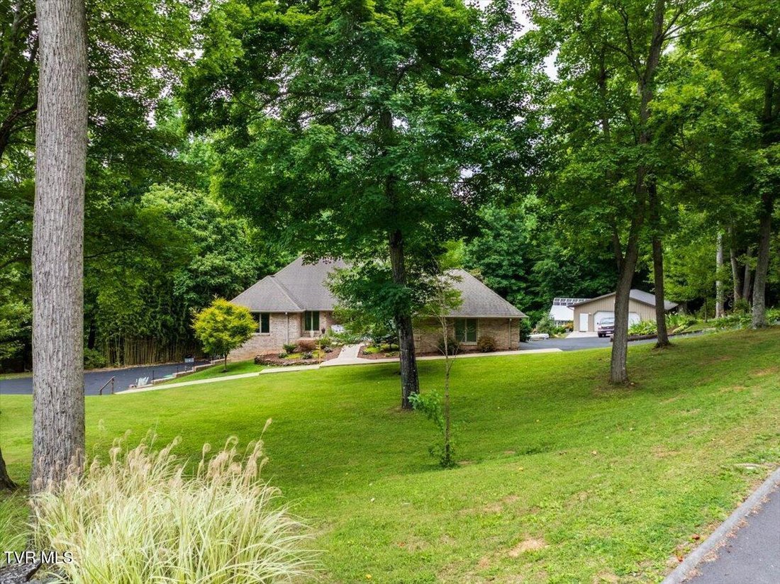 House in Elizabethton, Tennessee, United States 3 - 18349012