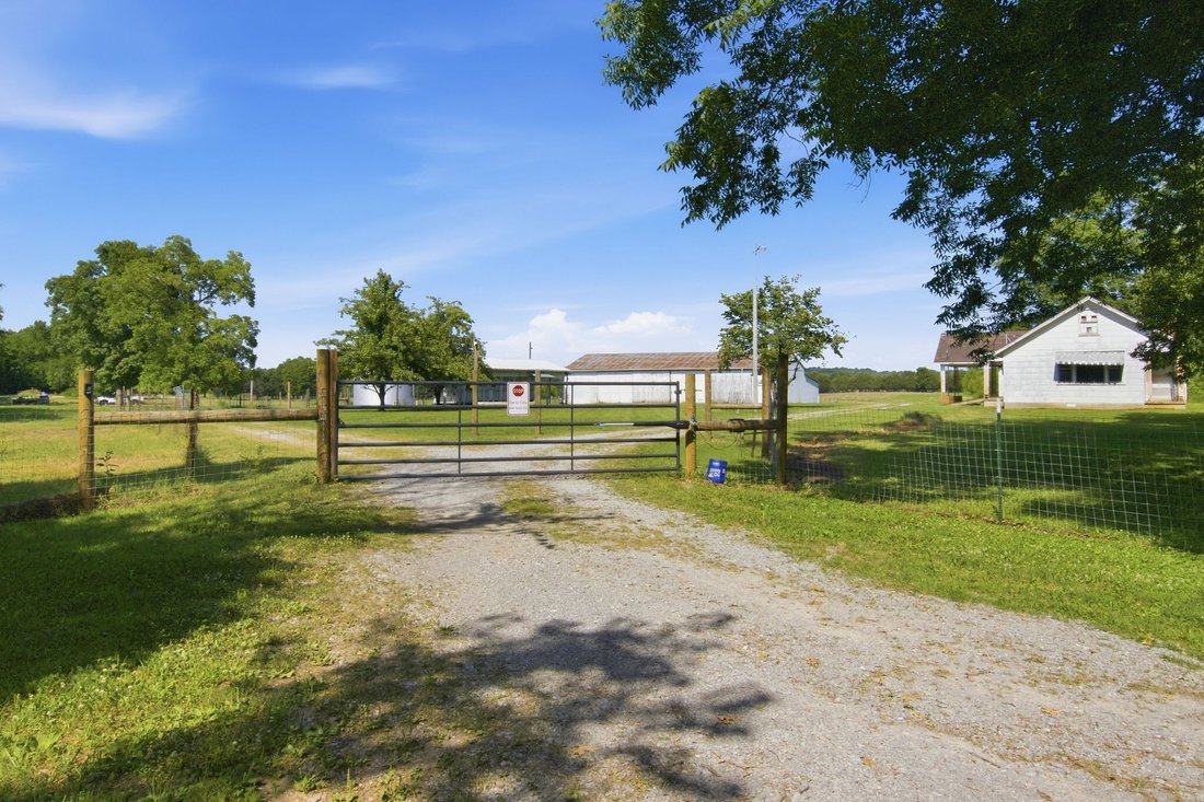 House in Shelbyville, Tennessee, United States 2 - 18343992