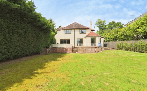 House in Swanland, England 1