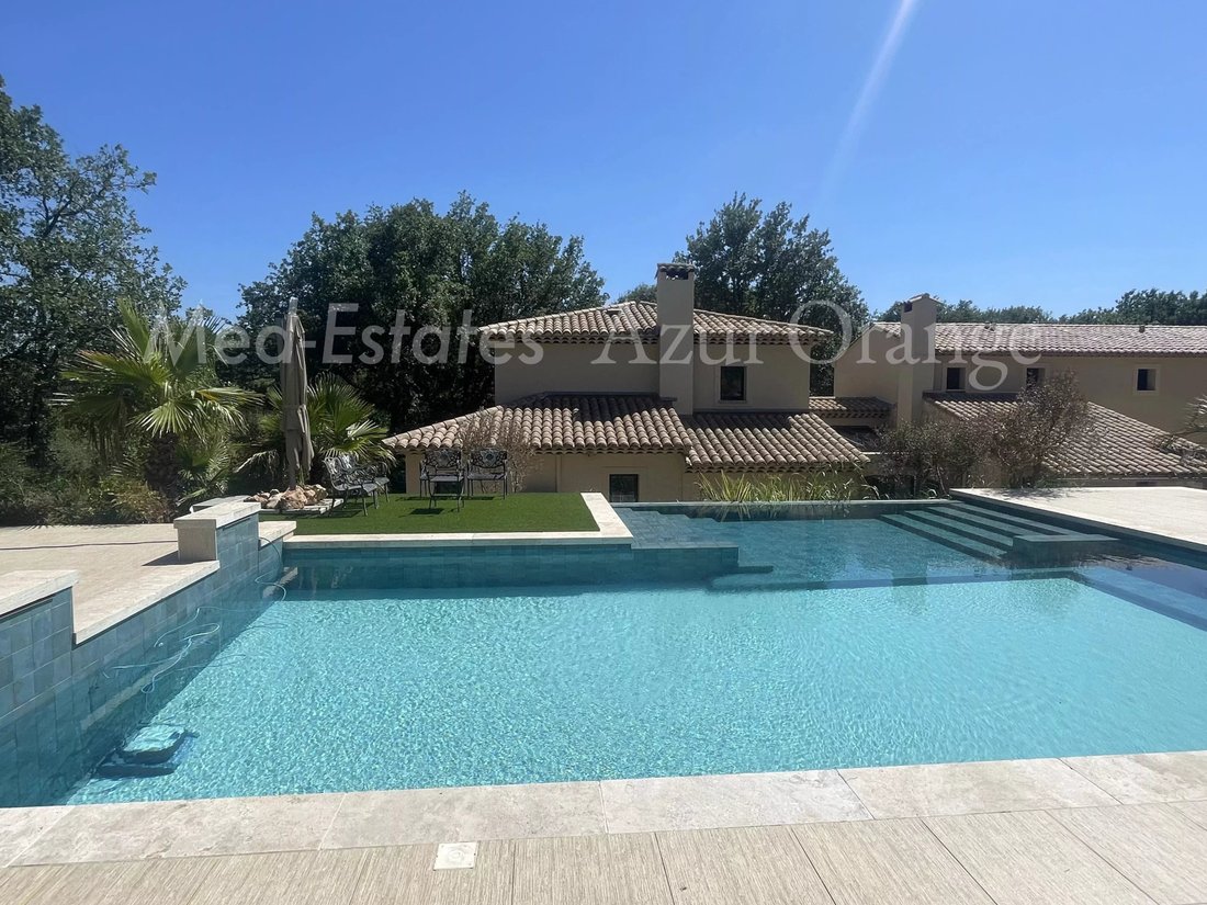 Casa a Grimaud, Provenza-Alpi-Costa Azzurra, Francia 1 - 18347499
