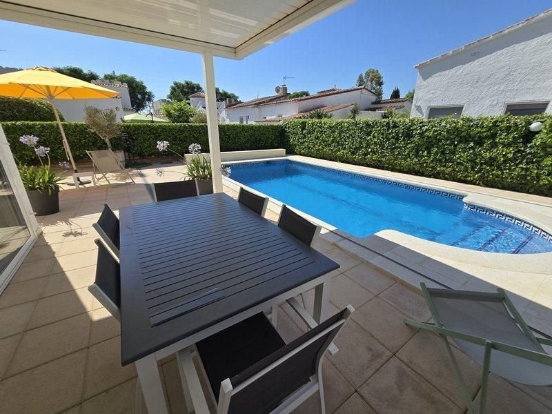 Villa in Empuriabrava, Catalonia, Spain 1 - 18342806
