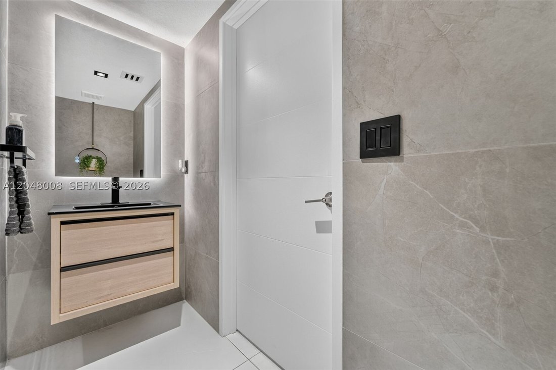 House in Miami Lakes, Florida, United States 5 - 18346412