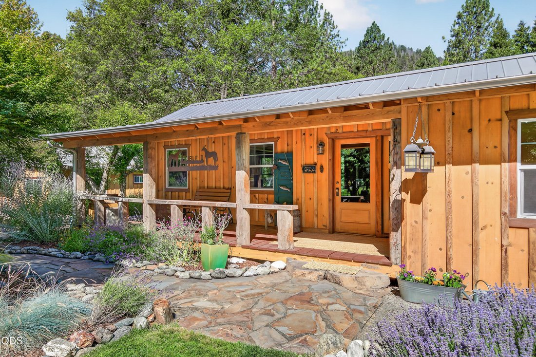 House in Applegate, Oregon, United States 1 - 18346226