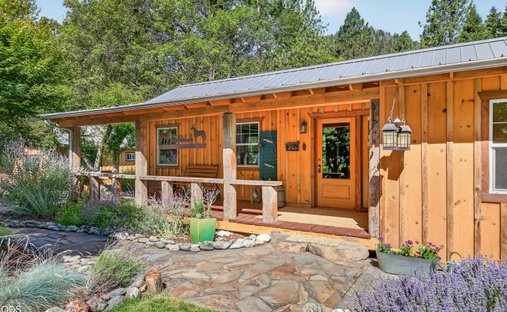 House in Applegate, Oregon, United States 1