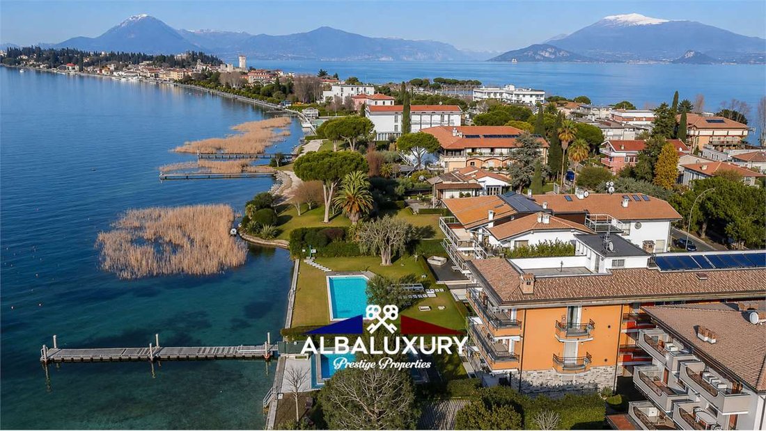 Apartment in Center, Sirmione, Lombardy 1 - 15347072