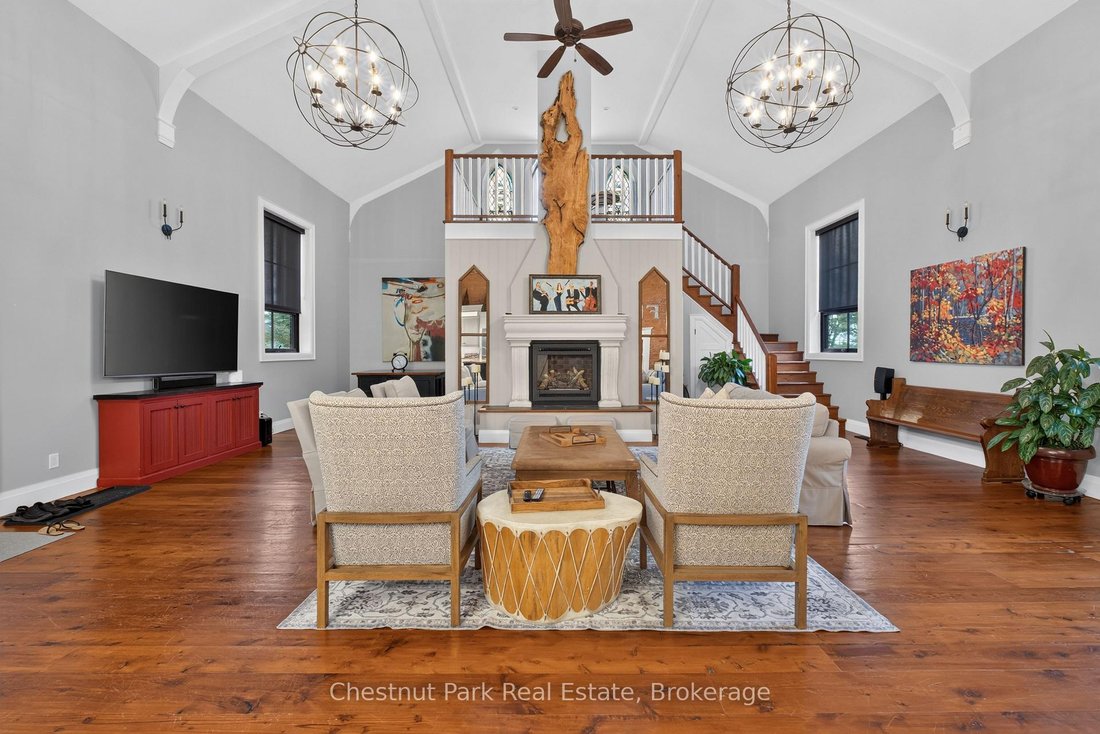 House in Bracebridge, Ontario, Canada 3 - 18343051