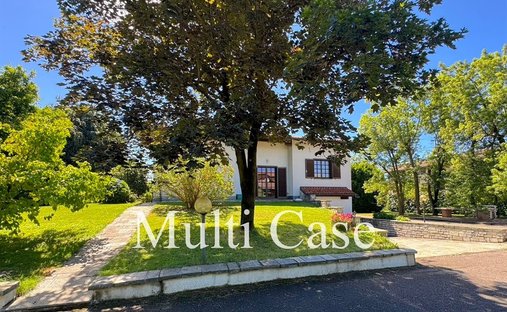 Villa in Cislago, Lombardy, Italy 1