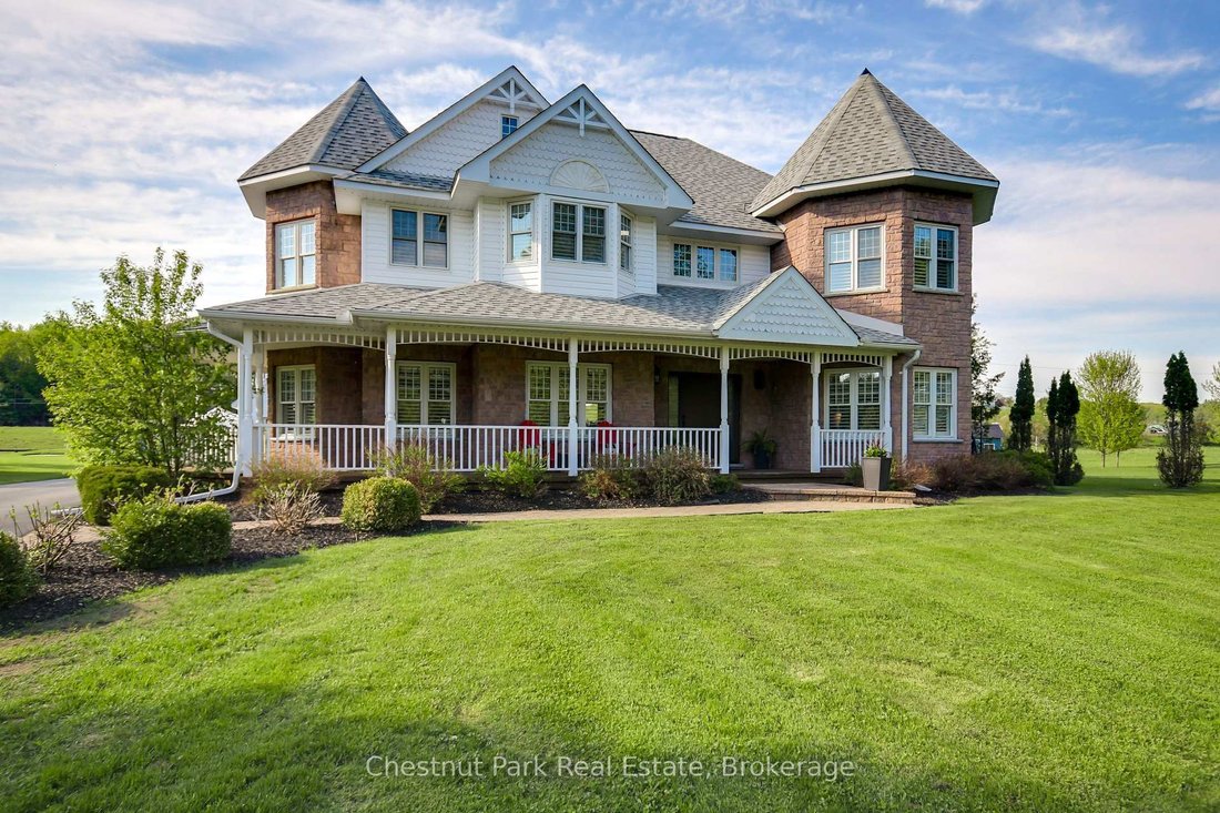 House in Bracebridge, Ontario, Canada 1 - 18325773