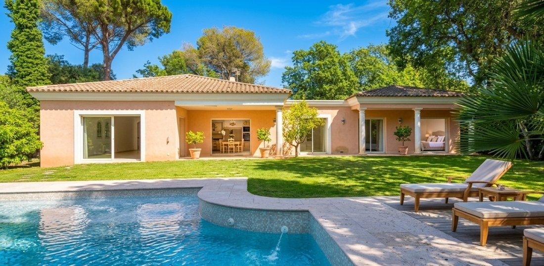 Villa in Le Dramont-Agay-Anthéor-Le Trayas, Saint-Raphaël, France 1 - 17812888