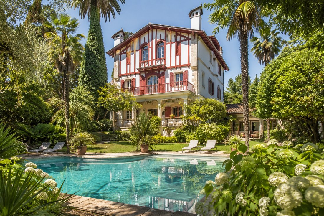 House in Biarritz, Nouvelle-Aquitaine, France 1 - 18345680