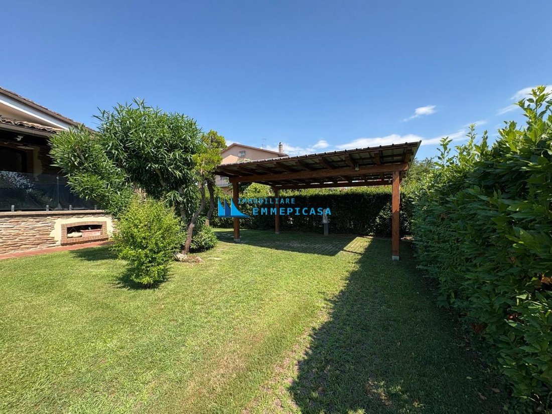 Villa in Poveromo, Massa, Italy 5 - 18345654