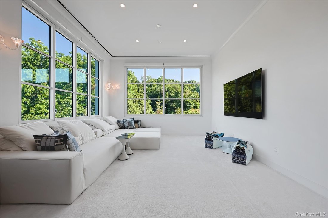 Condo in Glen Cove, New York, United States 4 - 18334996