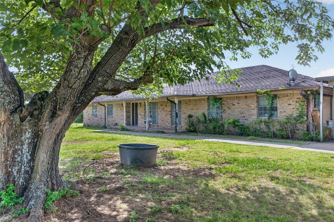 Corps de ferme à Seagoville, Texas, États-Unis 4 - 18342633