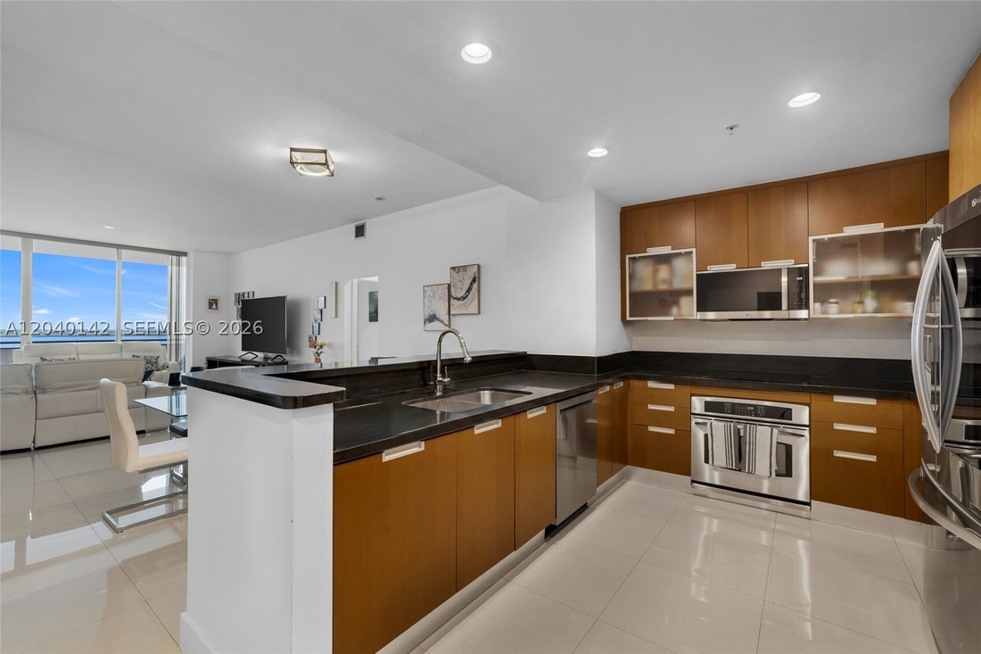 Condo in Miami Beach, Florida, United States 3 - 18342512