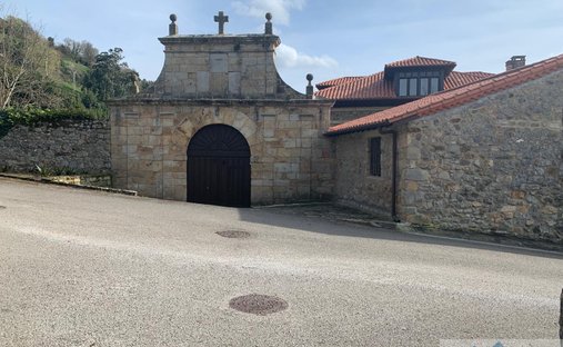 House in Santiurde de Toranzo, Cantabria, Spain 1