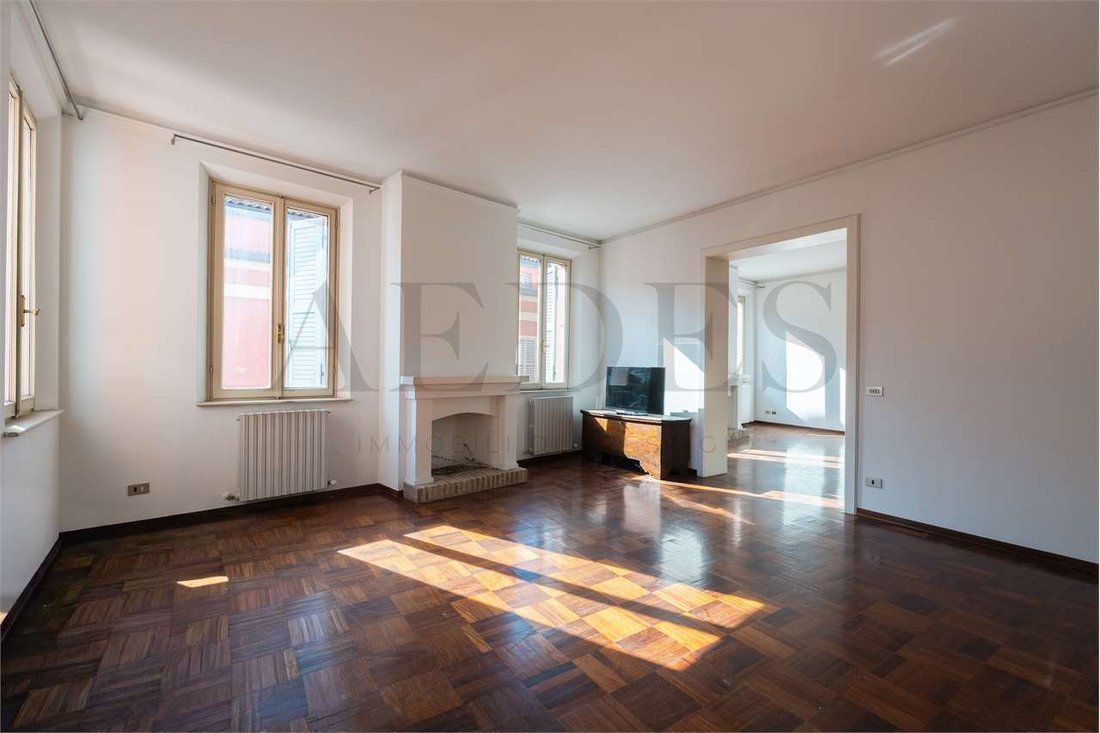 Apartment in Historic Center, Modena, Emilia-Romagna 2 - 18348089