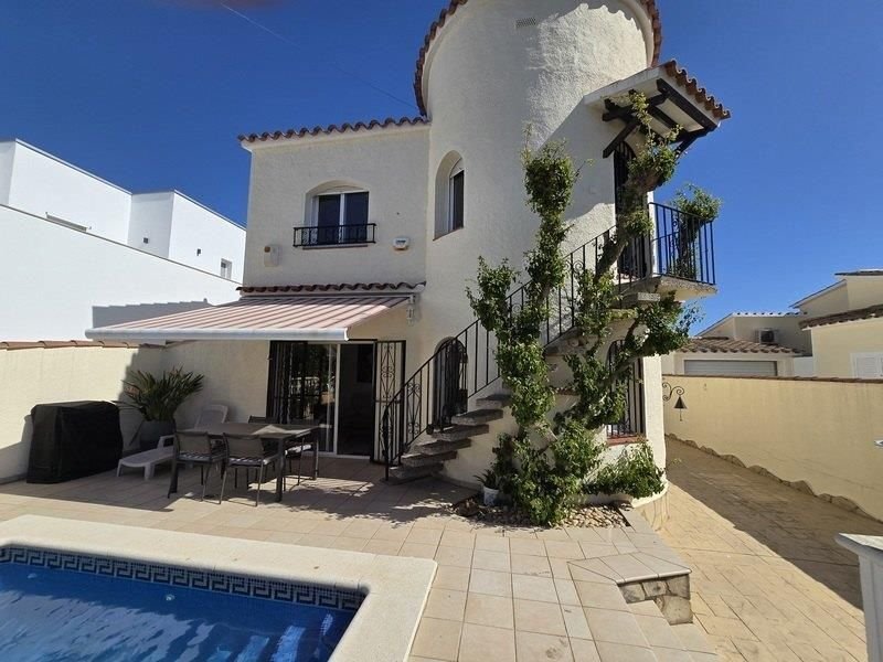 Villa in Empuriabrava, Catalonia, Spain 1 - 18342402
