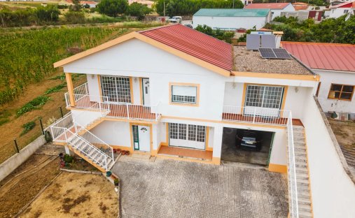 Villa a Miragaia, Lisbona, Portogallo 1