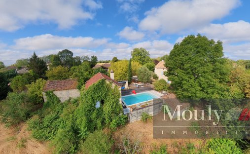 Estate in Trespoux-Rassiels, Occitania, France 1