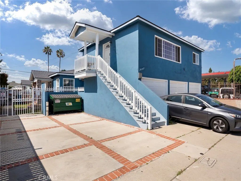 Hawthorne, California, United States 2 - 18349920