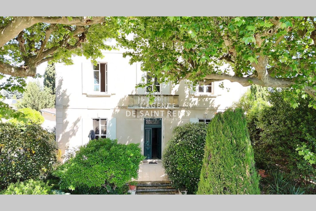 Villa in Graveson, Provence-Alpes-Côte d'Azur, France 1 - 18036661