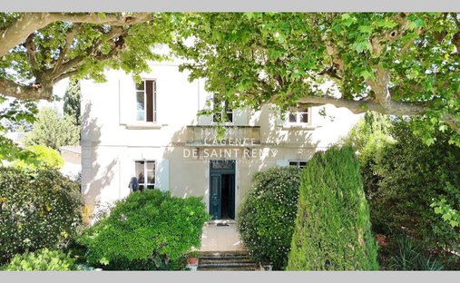 Villa in Graveson, Provence-Alpes-Côte d'Azur, France 1