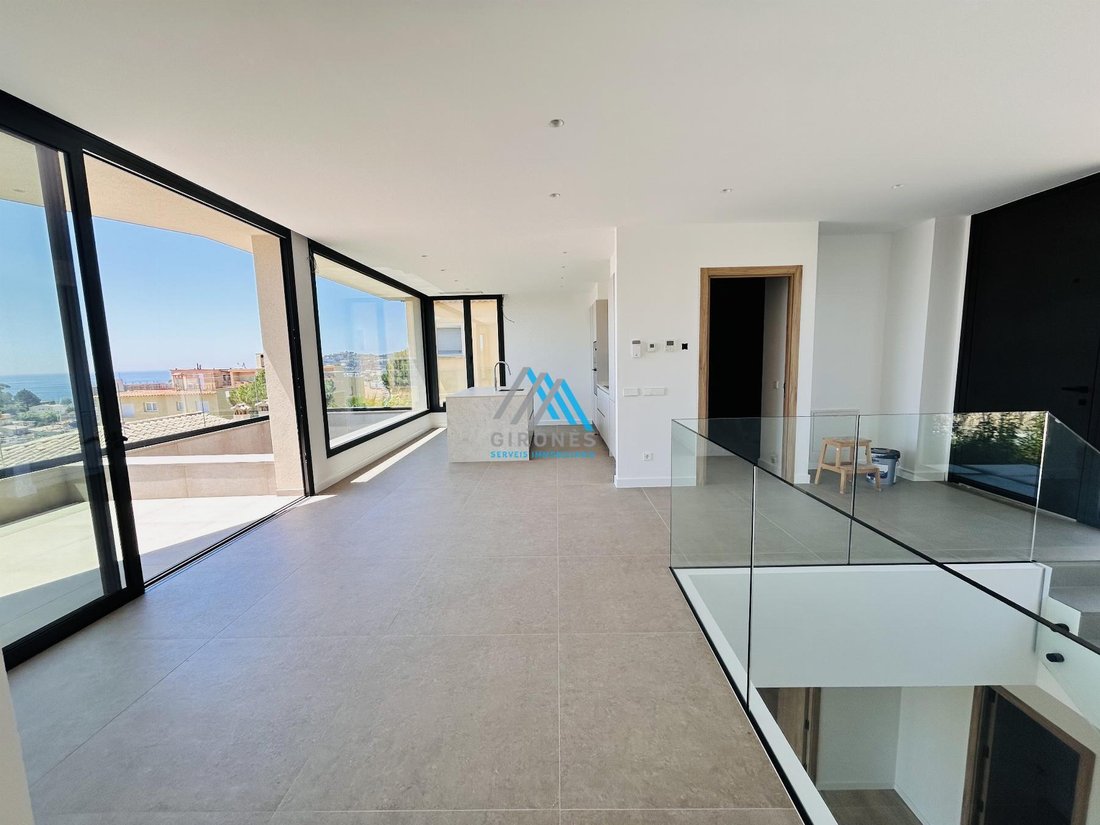 Chalet in Costa Brava, Spain 5 - 18273247