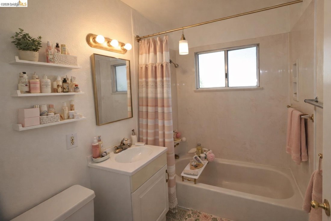 Oakland, California, United States 5 - 18343942