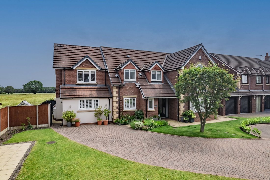 House in Culcheth, England 1 - 18342856