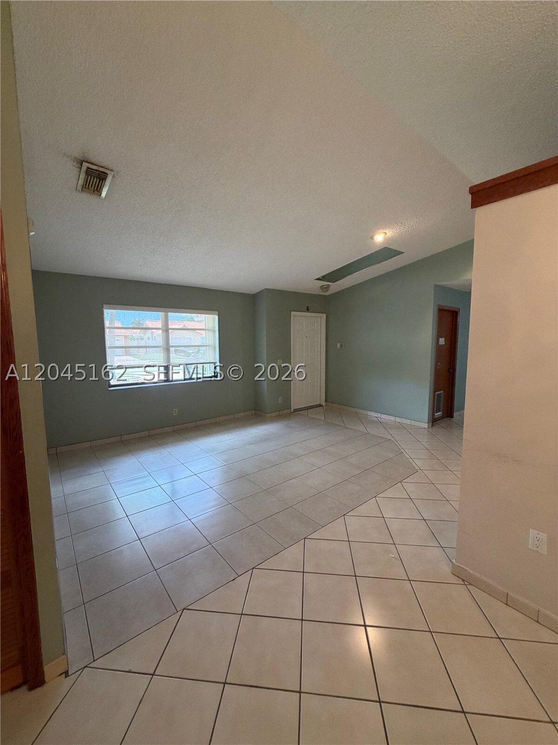 House in Miami, Florida, United States 5 - 18346410