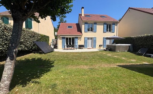 House in Tigery, Ile-de-France, France 1