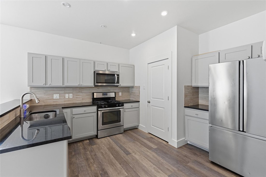 Condo in Austin, Texas, United States 2 - 18342434