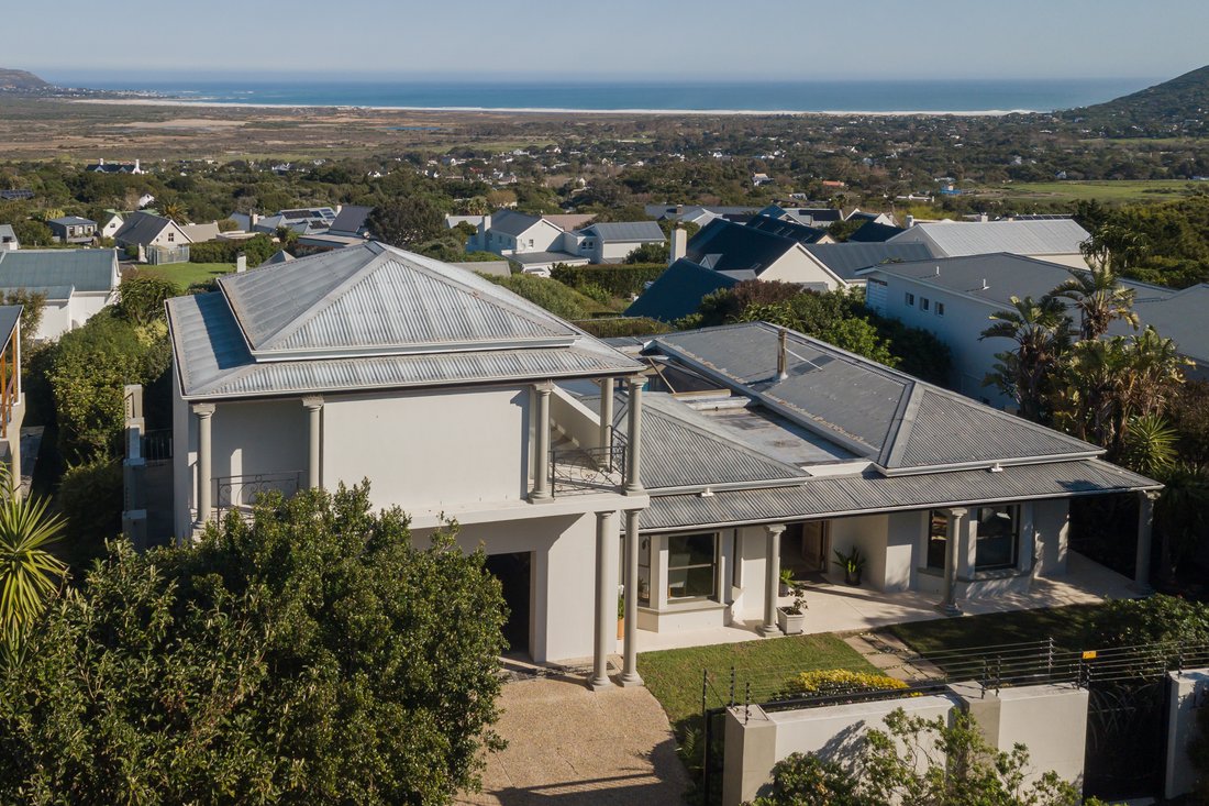 House in Western Cape, South Africa 2 - 18346063