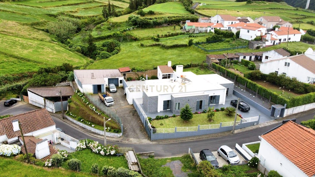 Villa in Santo Antonio de Nordestinho, Azores, Portugal 2 - 18344454