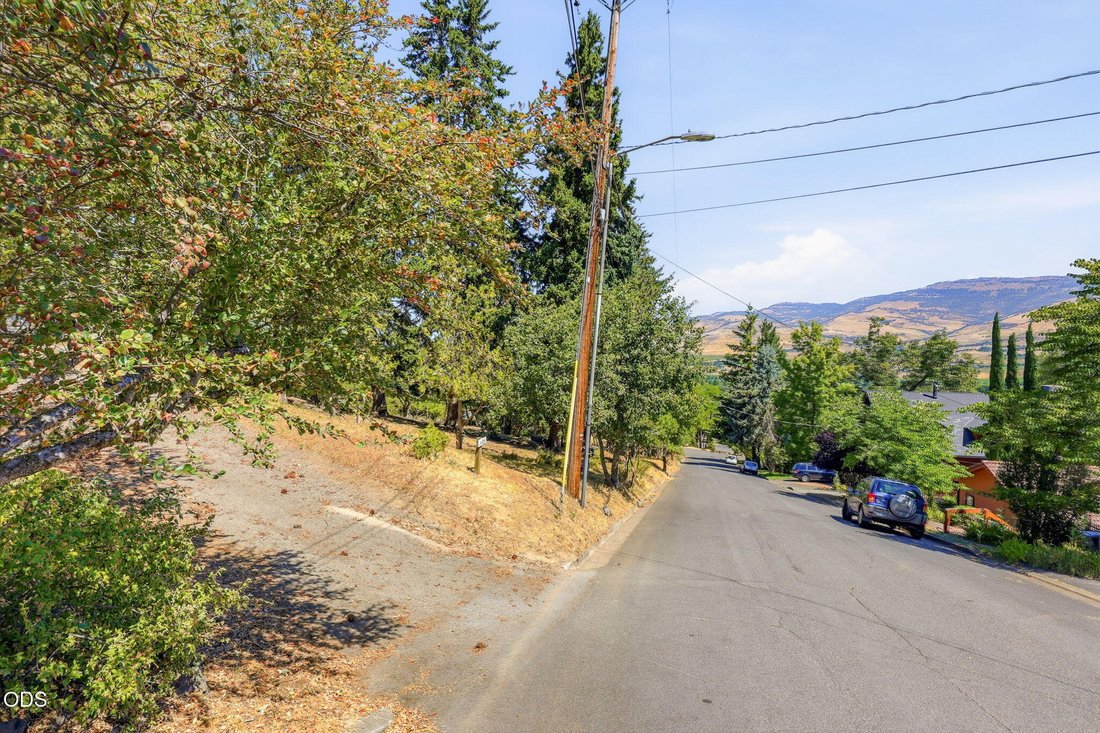 House in Ashland, Oregon, United States 4 - 18349176
