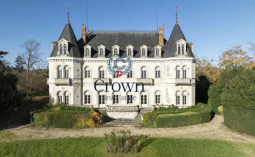 Castle in Saint-Lager, Auvergne-Rhône-Alpes, France 1