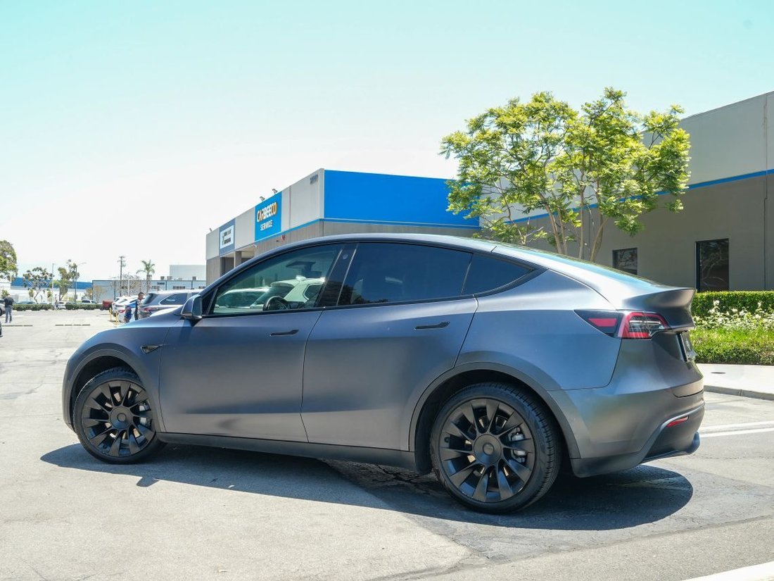 Suv in Costa Mesa, CA, United States 3 - 18266782