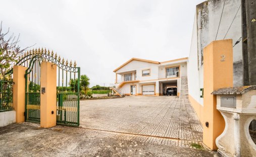 Villa in Miragaia, Lisbon, Portugal 1