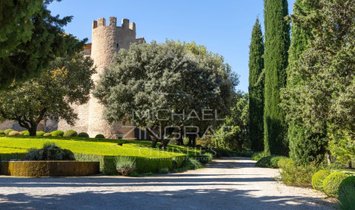 Schloss in Tourtour, Provence-Alpes-Côte d'Azur, Frankreich 1