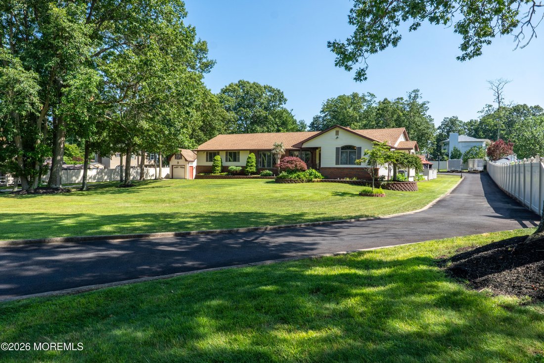 House in Toms River, New Jersey, United States 1 - 18345327