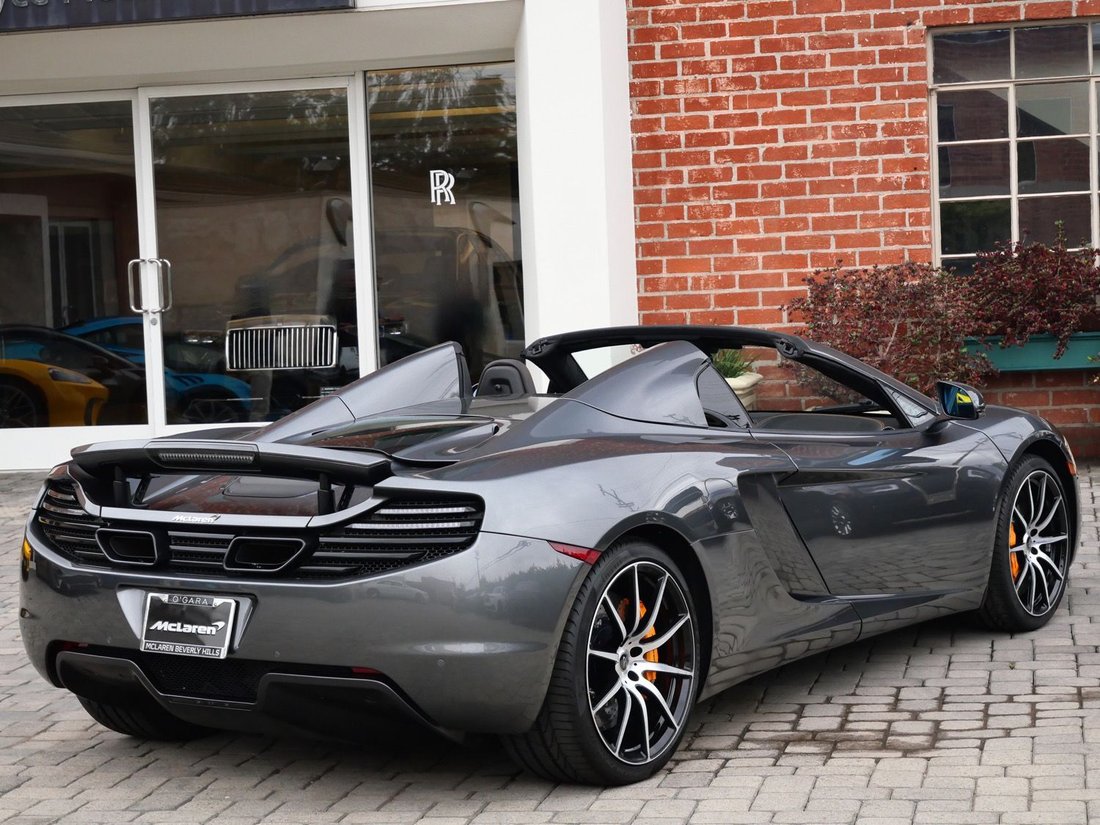 Cabriolet in Beverly Hills, CA, United States 4 - 18342819