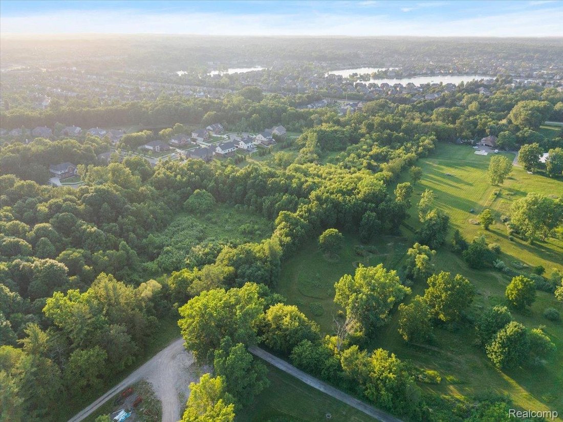 Land in Township of Northville, Michigan, United States 2 - 18344104