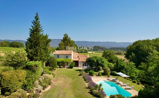 Villa in Cucuron, Provence-Alpes-Côte d'Azur, France 1