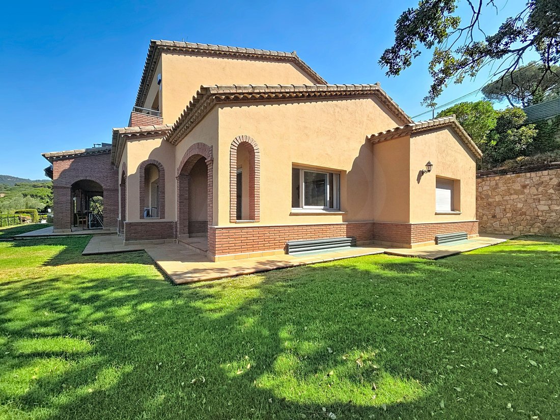 Villa in Cabrils, Catalonia, Spain 2 - 18343341