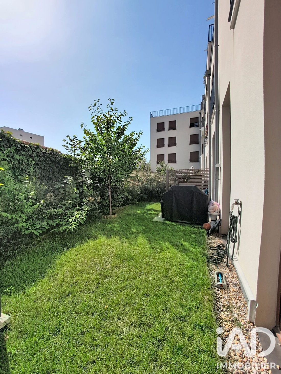Apartment in Arrondissement of Bobigny, Ile-de-France, France 3 - 18345260